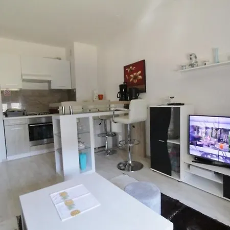 Jana Appartement *